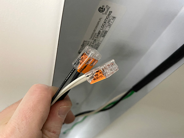 Ceiling-Mounted LED Worklight Wiring Wago Connections