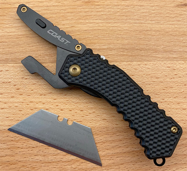 Coast DX126 EDC Utility Knife Blade Change