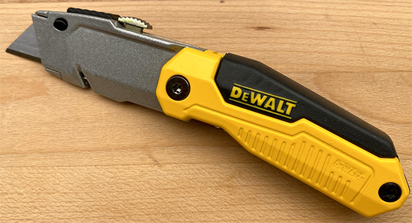 Dewalt Folding Retractable Utility Knife DWHT10035L