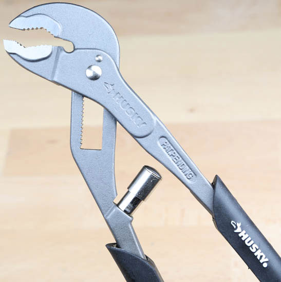 Husky Self-Adjusting Groove Joint Pliers Top Position