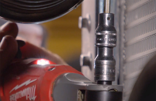 Milwaukee M12 Fuel High Speed Ratchet with Socket Adapter