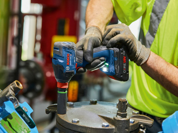 Bosch GDX18V-1860 18V Freak Impact Tool in Action